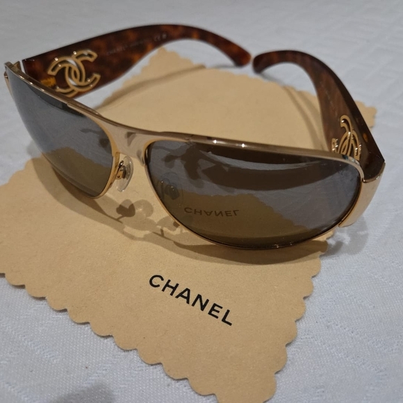 Chanel Metal Gold Frame Sunglasses with CC logo Accents - Picture 1 of 13